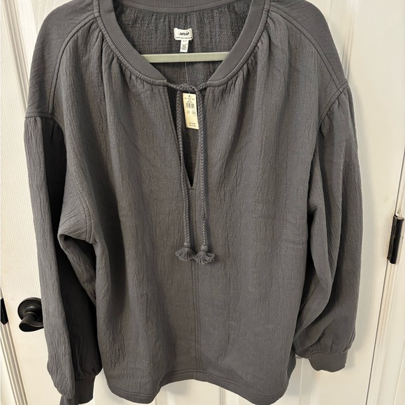 aerie Tops - NWT AERIE GREY GAUZY COTTON TOP